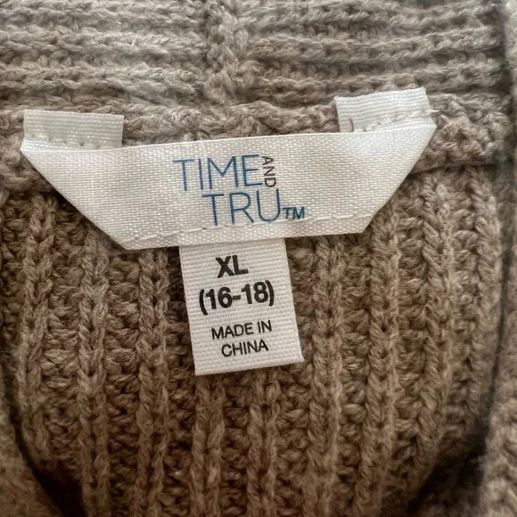 Time & Tru cardigan, runs big, very cute for layering - Picture 5 of 5